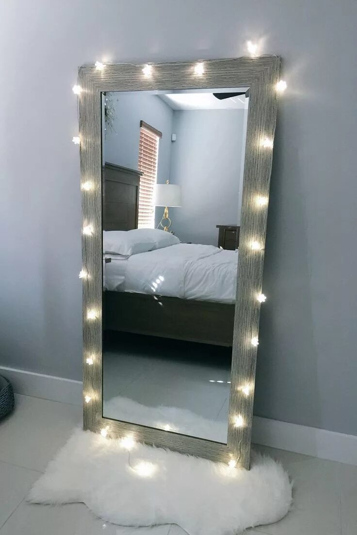 Видеть большое зеркало. Красивые зеркала. Красивые зеркала с подсветкой. Зеркало в спальне. Красивые зеркала в спальню.