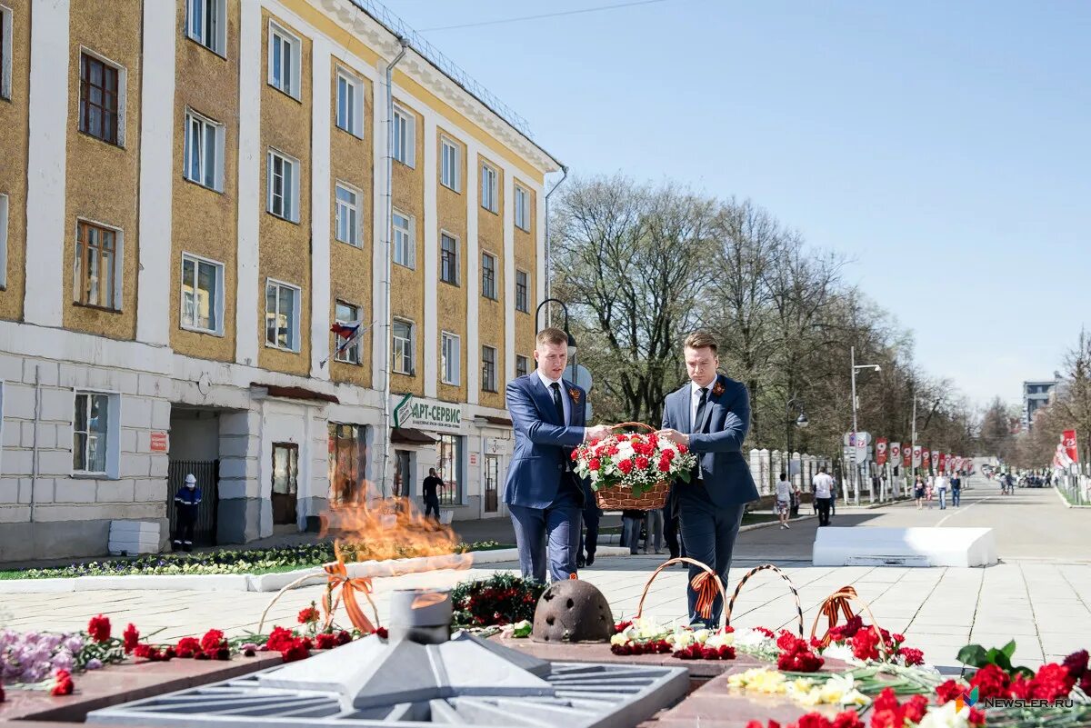 вечный огонь набережная грина киров. мемориальный комплекс вечный огонь киров. набережная грина вечный огонь. вечный огонь киров. вечный огонь киров.