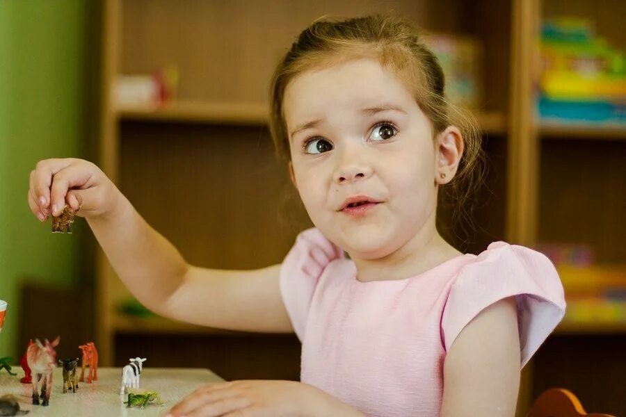 Дети зпр фото. Дети с зпр. Дети с задержкой психического развития. Умственно отсталая девушка. Дети зпр фото.