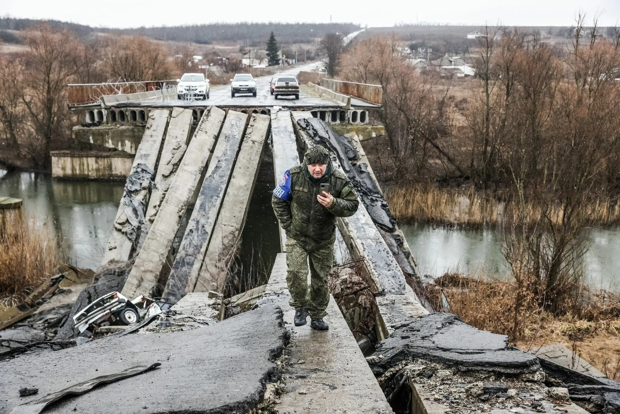 Разрушенный мост. Мосты через Днепр на Украине. Разрушение моста. Разрушенные мосты на Украине. Разрушь мост 2