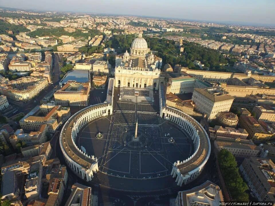 Рим площадь святого. Площадь Святого Петра Ватикан. Площадь Святого Петра. Ватикан. Рим. Площадь собора Святого Петра в Риме.