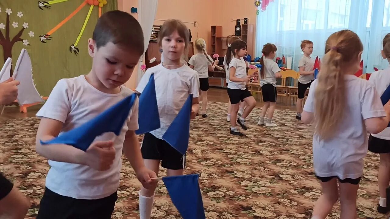 Спортивный марш для детей в детском саду. Детский сад 32 оверята. спортивный марш. детский марш. школа 11 оверята.