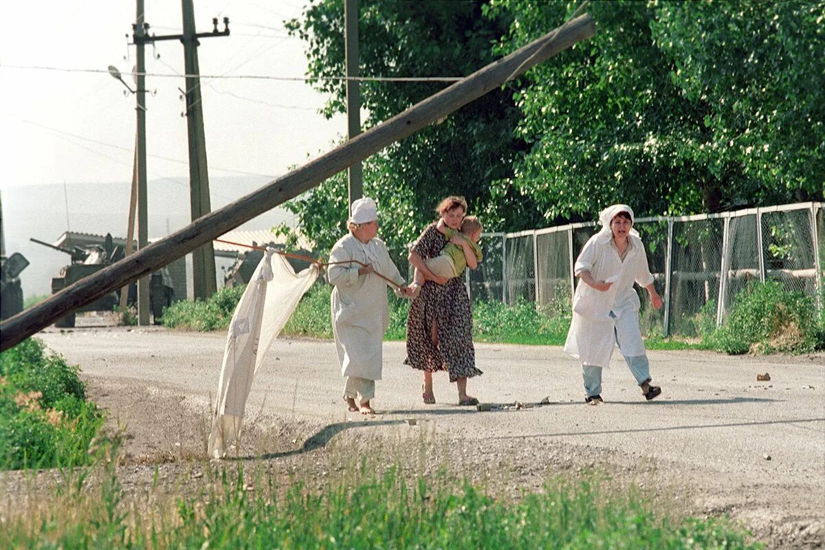 5 июня 1995. 14 июня 1995 года – буденновск, захват больницы. Заложники в буденновске 1995. 5 июня 1995. 5 июня 1995.