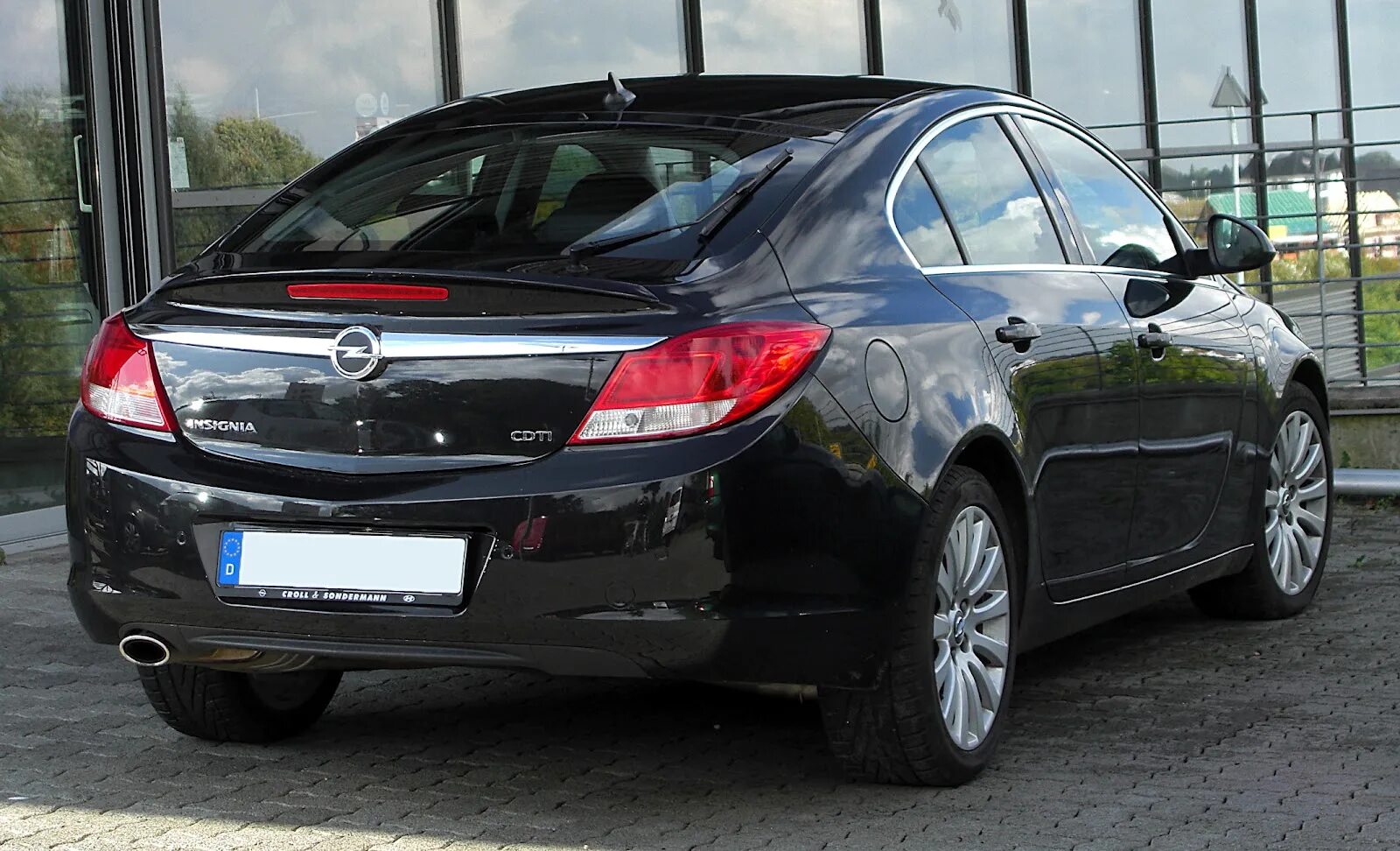 Opel Insignia 2010. Opel Insignia 2011. Опель Инсигния черная. Opel Insignia 2015 лифтбек.