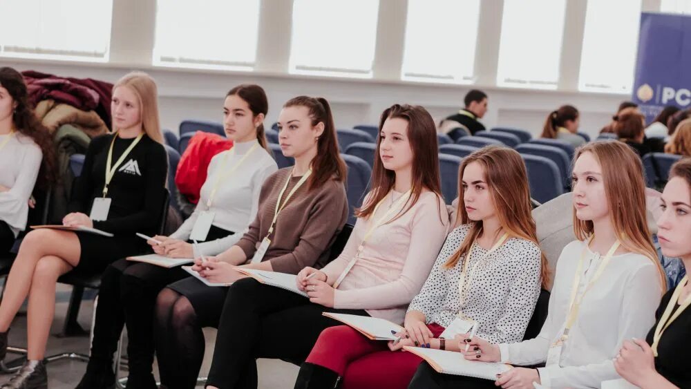 женский форум в кузбассе. кузбасс форум. женский форум шоу участницы. первый женский форум в кузбассе. весенняя конференция.