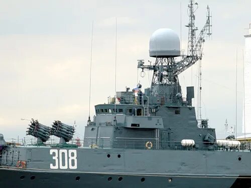 Корабль бортовой номер 400. Ингушетия корабль черноморского флота. Бпк гневный 1982. Корабль проекта 12411. Корвет стерегущий.