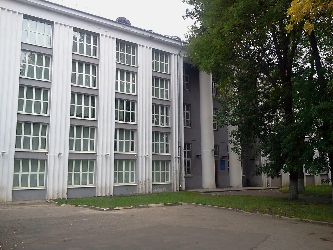 некрасова. ивановская центральная универсальная научная библиотека. научная библиотека в иваново-вознесенске. центральная универсальная научная библиотека. библиотека некрасова на бауманской.