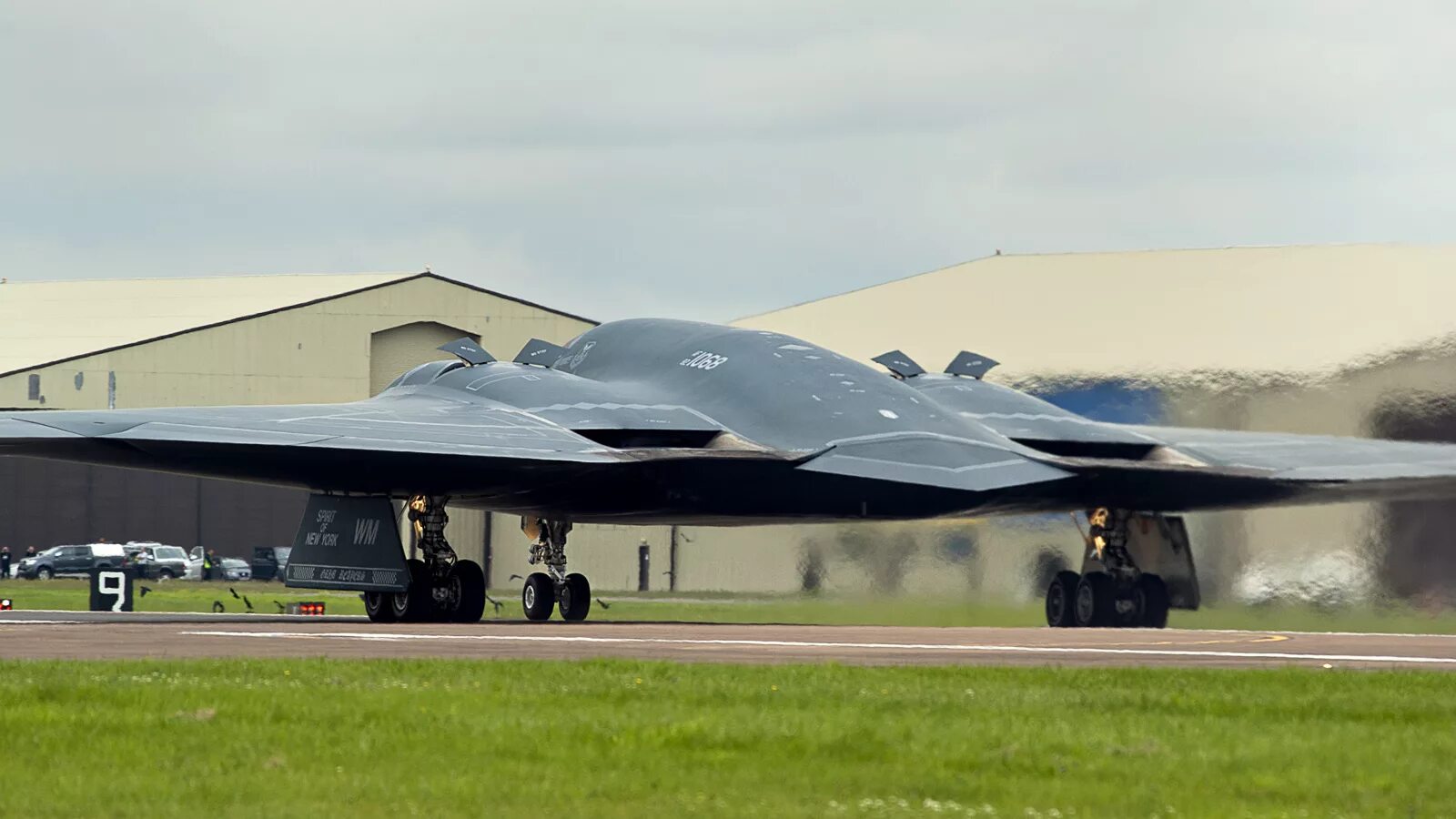 Northrop b 2 spirit характеристики. Нортроп б-2 спирит. Northrop Grumman b-2. Истребитель Northrop b-2 Spirit. B2 Spirit.