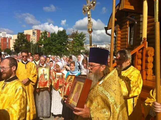 Храм магдалины бутово расписание служб. Храм равноапостольной марии магдалины в южном бутово расписание. Богослужения в храме марии магдалины в бутово. Храм магдалины бутово расписание служб. Павловск.