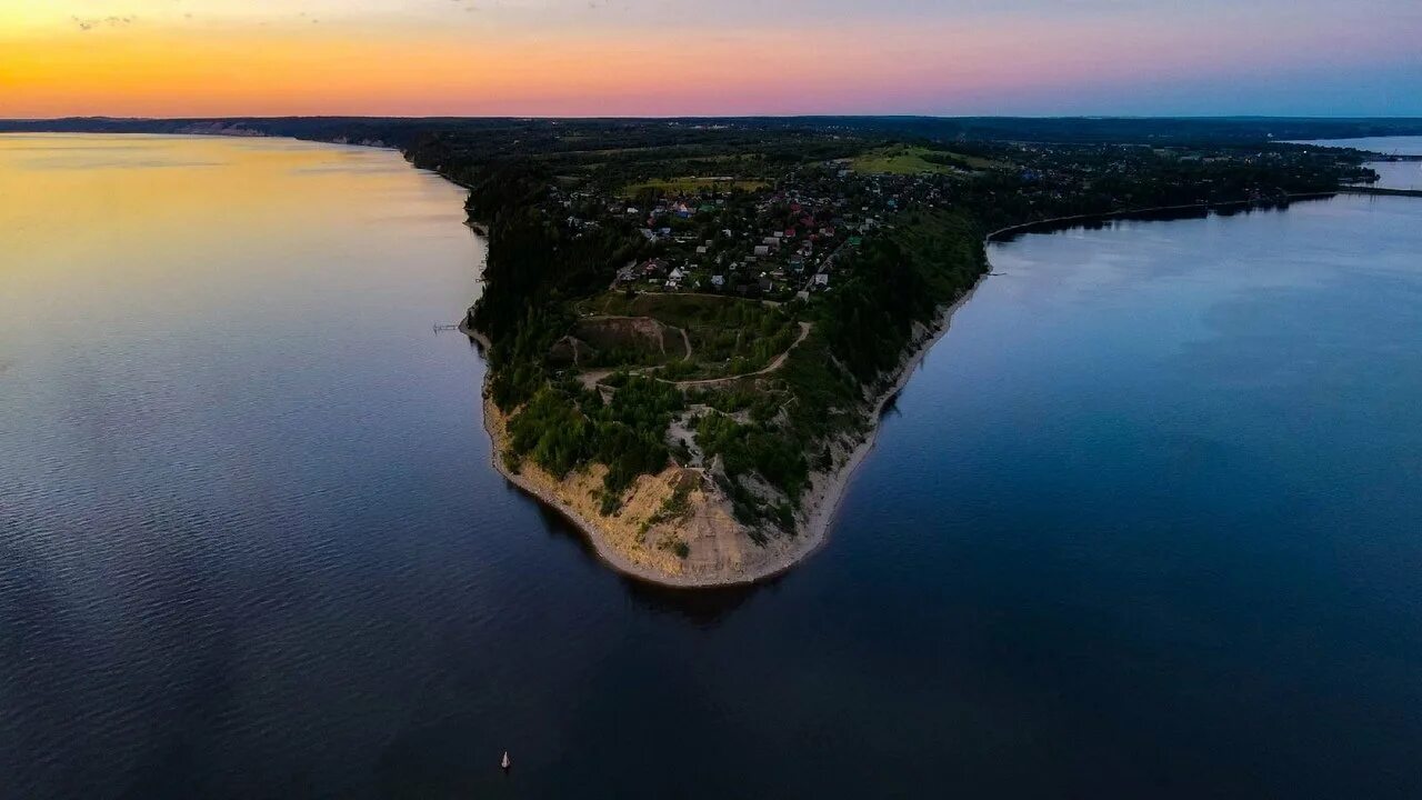 Стрелка пермский край. Мыс стрелка пермь городище. кама чусовая мыс стрелка. слияние камы и чусовой. мыс стрелка. стрелка пальники мыс.