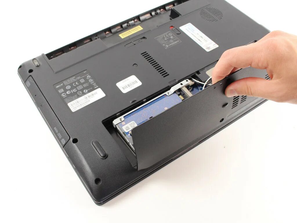 Acer aspire one батарея. Acer aspire 5738g. Задняя панель ноутбука acer aspire. Acer aspire 3820. Acer w510p замена аккумулятора.