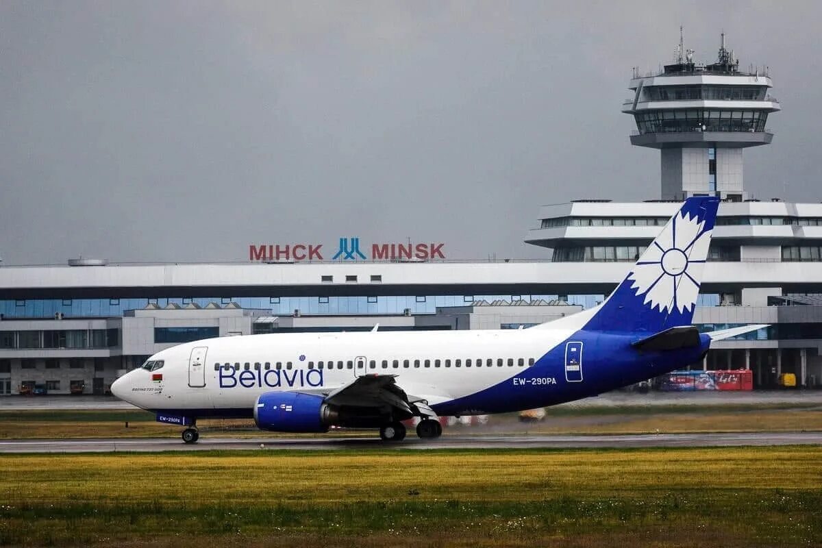 Belavia airlines. Белорусская авиакомпания Белавиа. Аэропорт Минск Белавиа. Белавиа 1996. Белавиа самолет в Минске.