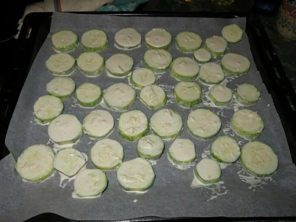 Фаршированные кабачки myasom. Кабачки кружками в духовке. Кабачки в духовке сколько. Фаршированные кабачки myasom. Запечь кабачки в духовке кружочками.