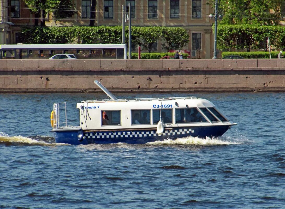 Водное такси москва. Водное такси. Водное такси Питер. Аквабус Москва.