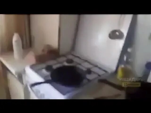 Налил воду в кипящее масло