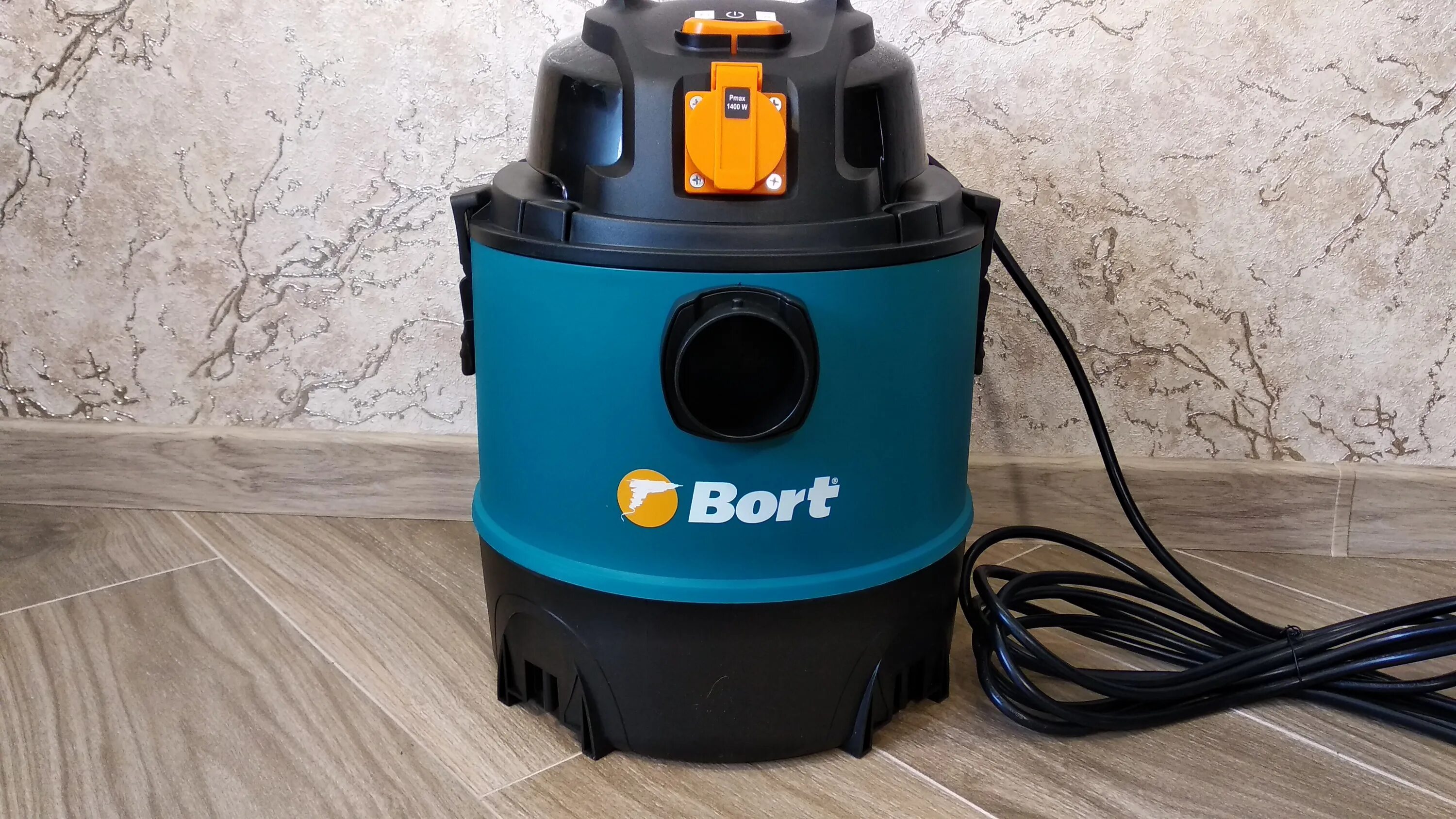 Bort bss 1220. Строительный пылесос bort BSS-1220-Pro 20 л 1250 Вт. Bort 1220. Строительный пылесос bort BSS-1220-Pro фильтр.