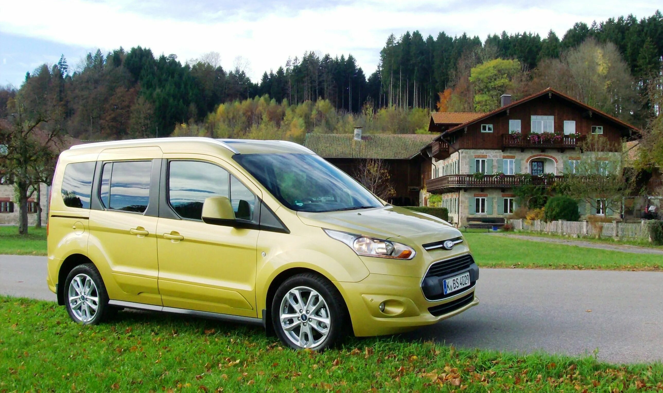 Форд торнео коннект замена. Ford Tourneo connect. Ford Tourneo 2014. Ford Tourneo connect 2014. Ford Tourneo 2013.