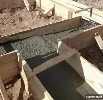Начинать заливать фундамент
