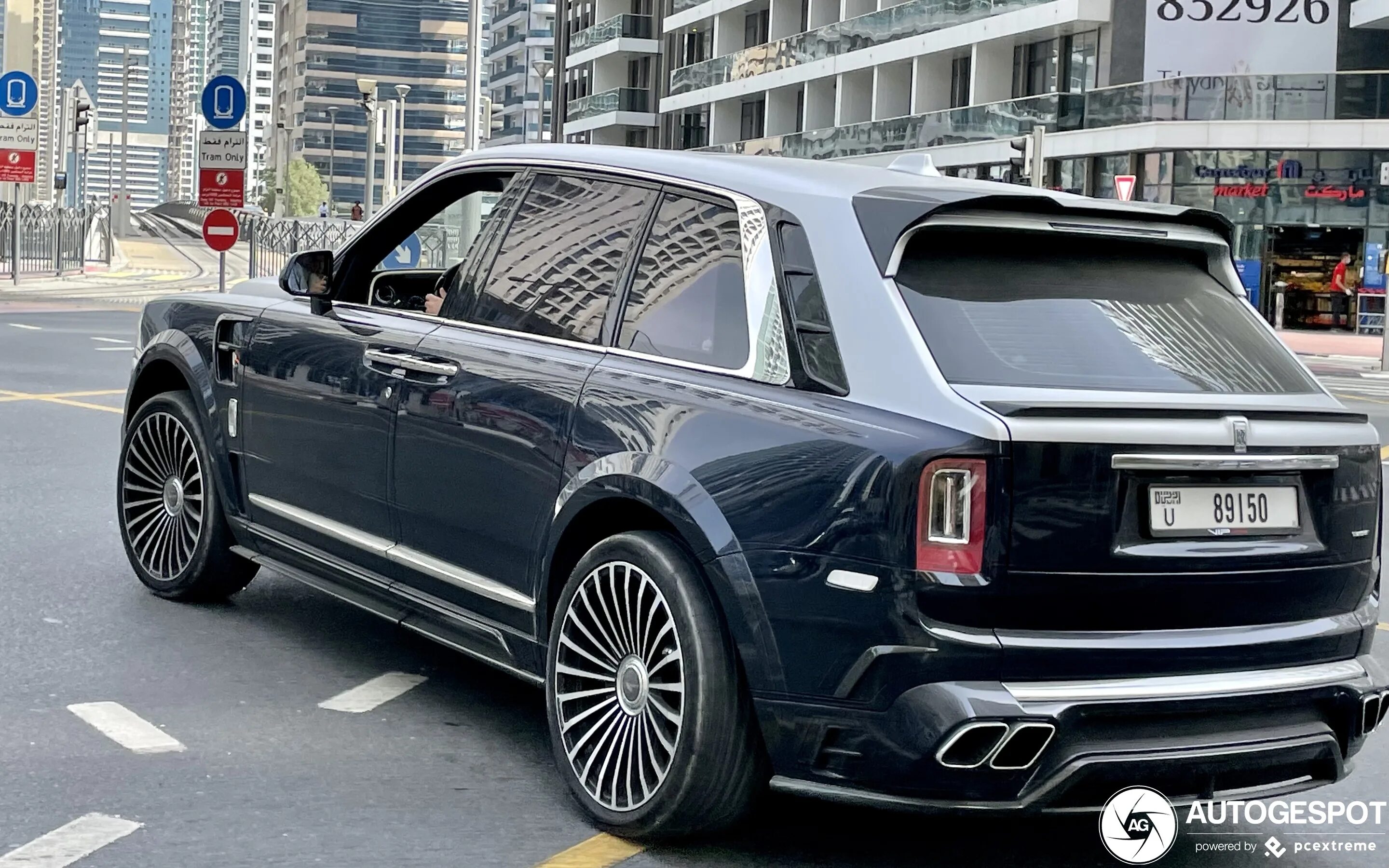 Роллс мансори. Роллс Ройс Куллинан Mansory. Роллс Ройс Куллинан мансори 2021. Роллс Ройс Куллинан мансори 2022. Rolls Royce Cullinan 2021 Mansory.