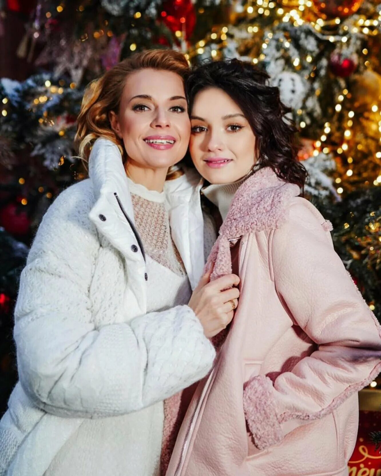 дочь любовь толкалина и егор кончаловский дочь. муж любови толкалиной кончаловский. дочь егора кончаловского и любови толкалиной мария свадьба. дочь любови толкалиной мария. любовь толкалина биография дети.