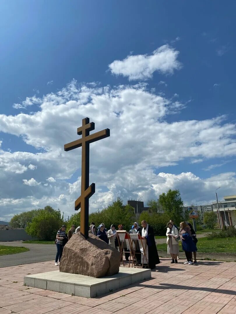 Поклонный крест красноярск. Поклонный крест на дрокинской горе в красноярске. Поклонный крест красноярск высота. Крест в красноярске на дрокинской горе. Поклонный крест красноярск.