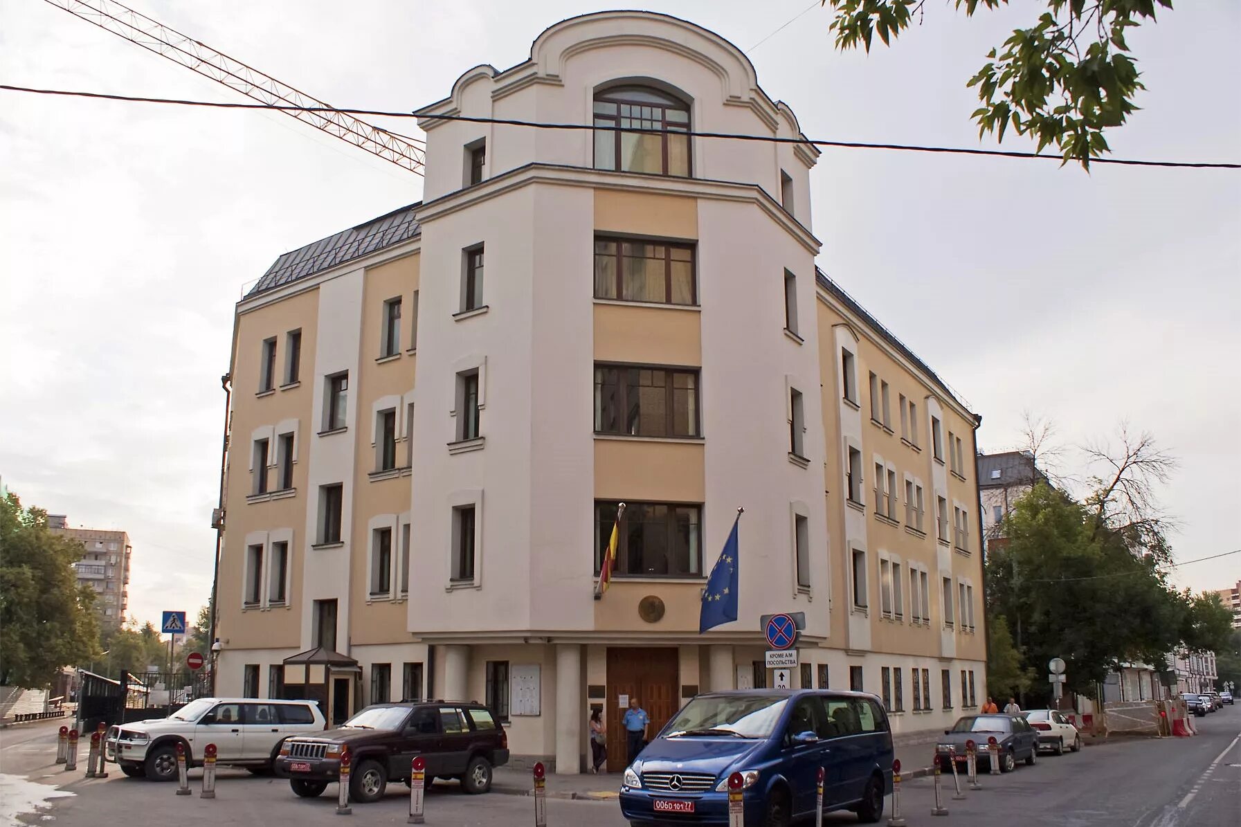 Консульство испании в москве виза. Стремянный переулок 311 консульство испании. генеральное консульство королевства испания в москве. посольство испании в москве.