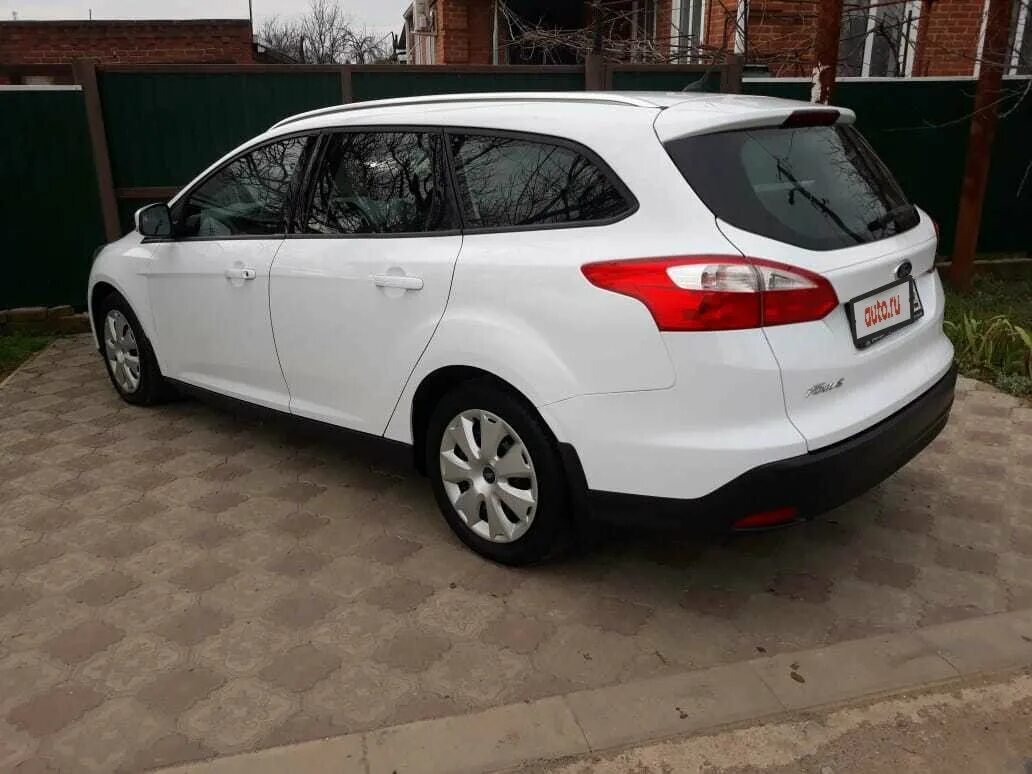 Ford Focus 3 универсал белый. Форд фокус универсал 2013 года. Форд фокус универсал белый 2013. Форд фокус 3 универсал 2013 белый. Купить форд фокус универсал с пробегом