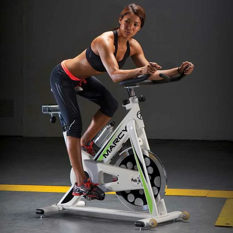 Сайклинг тренировка. Spinning bike велотренажер indoor cycle. сайкл тренировка cycle. велотренажер в зале. тренировка на велотренажере сайклинг.