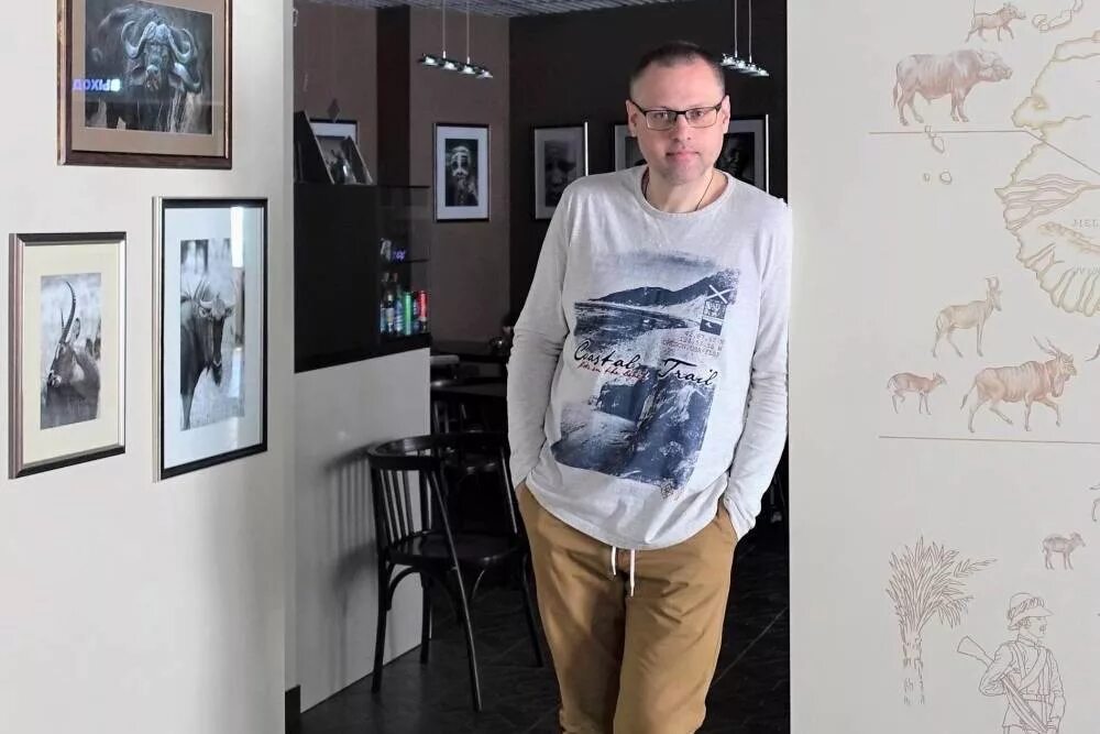 Картинная галерея современного искусства казань. Симона арт галерея екатеринбург. Галерея раковых. Зарядье. Арт-галерея «мольберт».