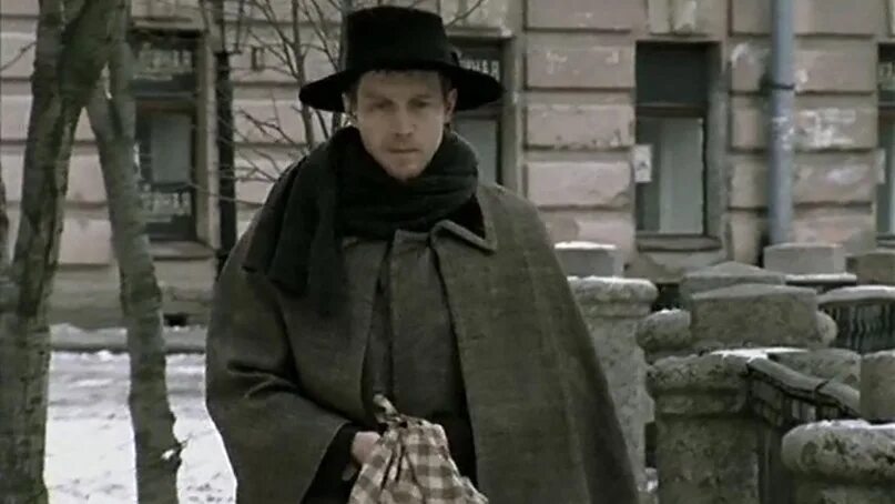 Рогожин достоевский. Идиот достоевский миронов. князь мышкин фильм. князь мышкин миронов. идиот князь мышкин.