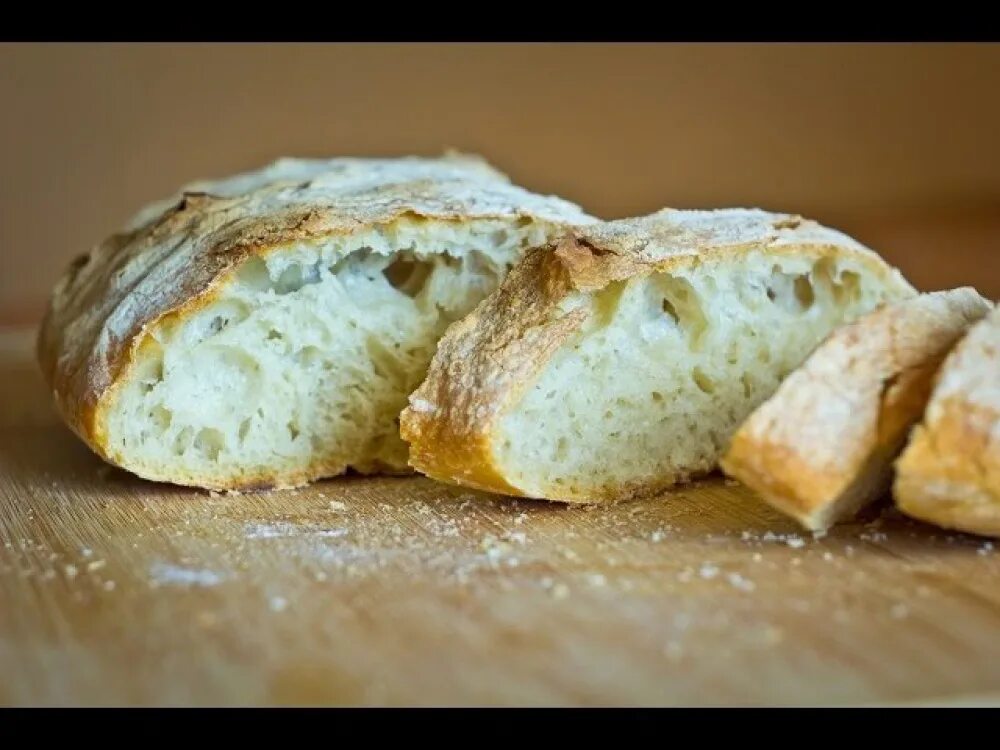 Чиабатта. Итальянский хлеб чиабатта. Чиабатта Яровая. Чиабатта замес.
