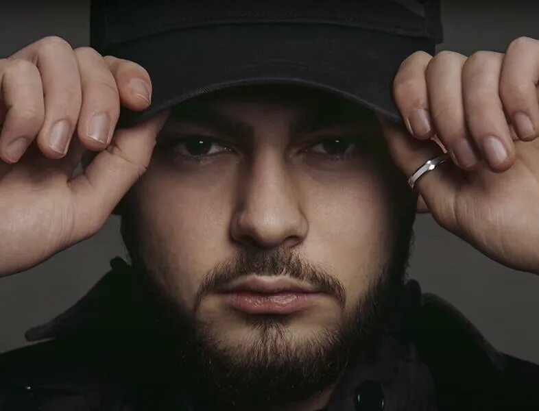 Стреляй папапам убегаешь от меня смотришь