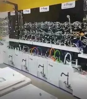 Отдел сантехники в магазине