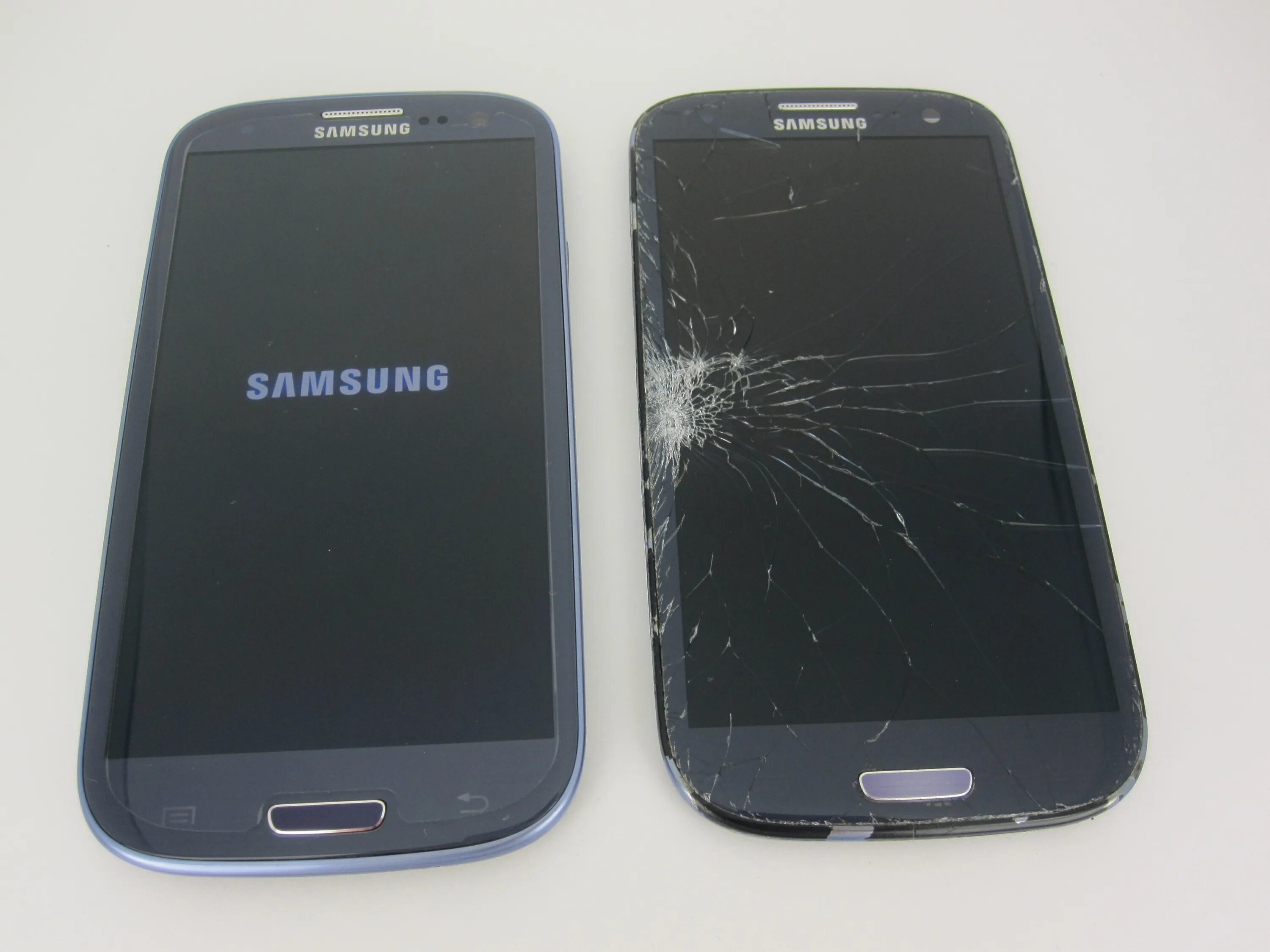 Samsung galaxy s10 plus. Экран телефон а 12. Экран телефон а 12. Экран samsung galaxy a10. Разбитый самсунг галакси а7.