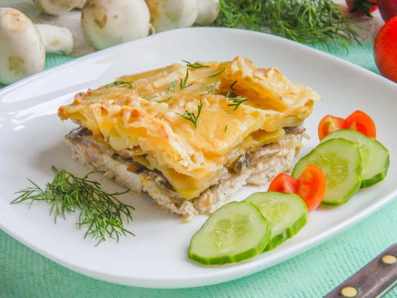 Грибная кассероль. Картофельный гратен с куриным филе. Гратен с курицей. Картофельная запеканка гратен. Картофельный гратен с курицей.