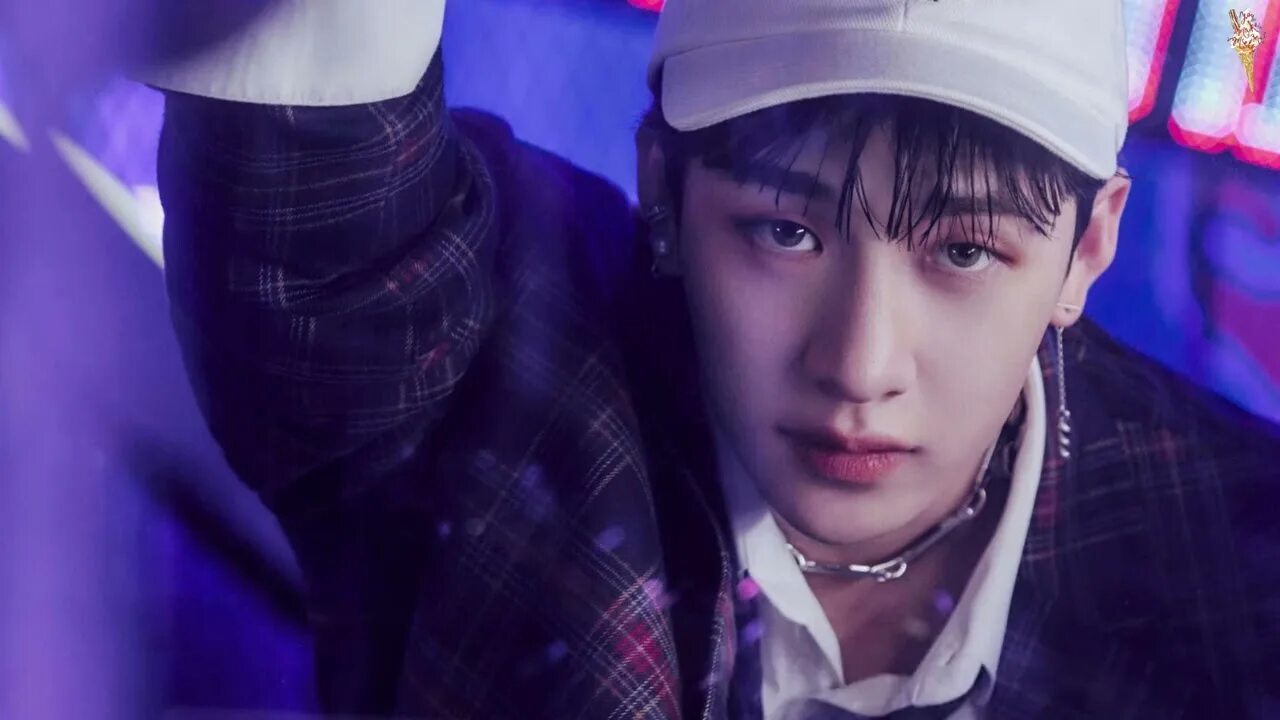 Connect chan. Чан СТРЕЙ. Бен Чан Stray Kids. Stray Kids бан Чан 2023. Бан Чан из Stray.