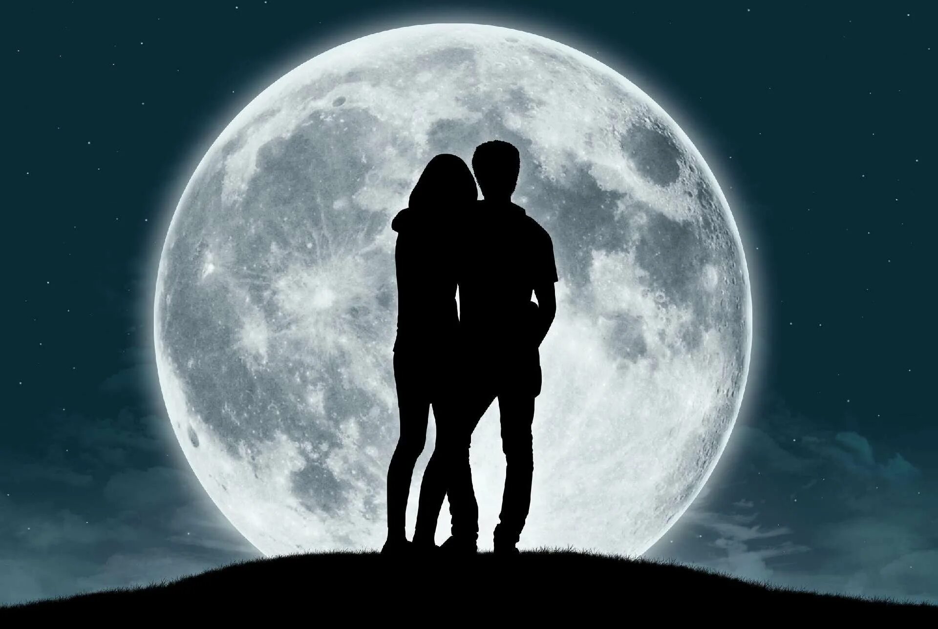 Она смотрела на луну. Влюбленная пара на фоне Луны. Парень и девушка на Луне. Силуэт девушки и парня. Двое на фоне Луны.
