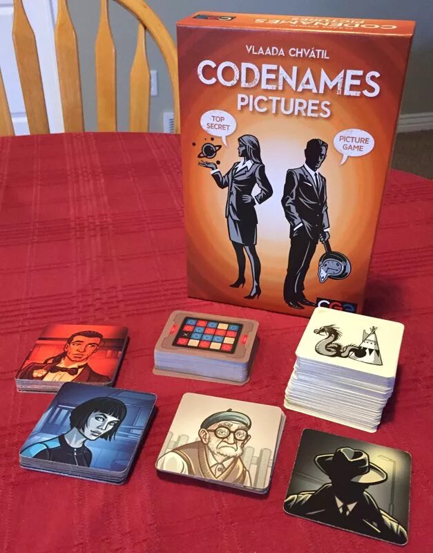 Codenames игра. Коднеймс настолка. Настольная игра кодовые имена. Codenames карточки.