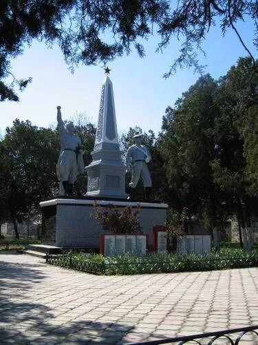 Пгт. Крым поселок ленино ленинский район. Погода в крыму пгт ленино. Погода в крыму пгт ленино. Поселок ленино крым центр.