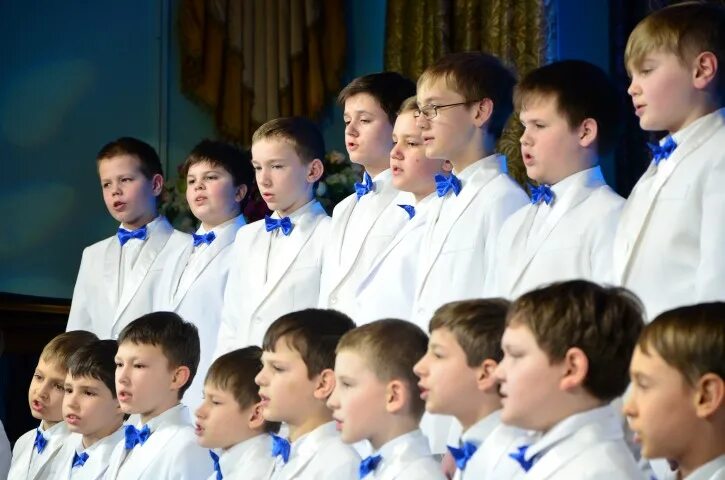 Хор знаменитый. Хорал картинки. Академический хор. Хоровое пение. Хор поет языком.