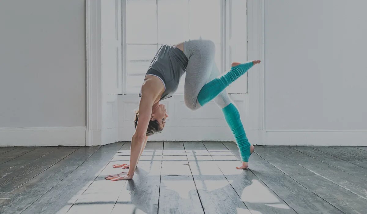 Анимал фитнес. Animal flow животные. Animal flow упражнения. Энимал флоу упражнения для женщин. Animal flow фитнес.