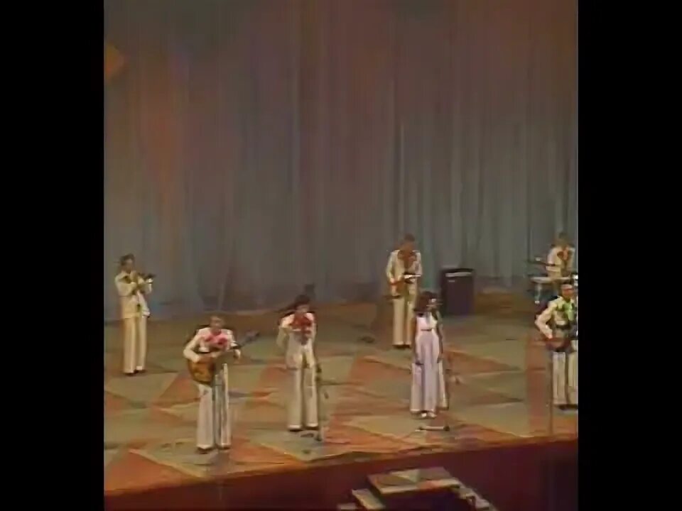 Самоцветы песня не повторяется такое. Виа самоцветы. колышется дождь густой пеленой слушать самоцветы видео.