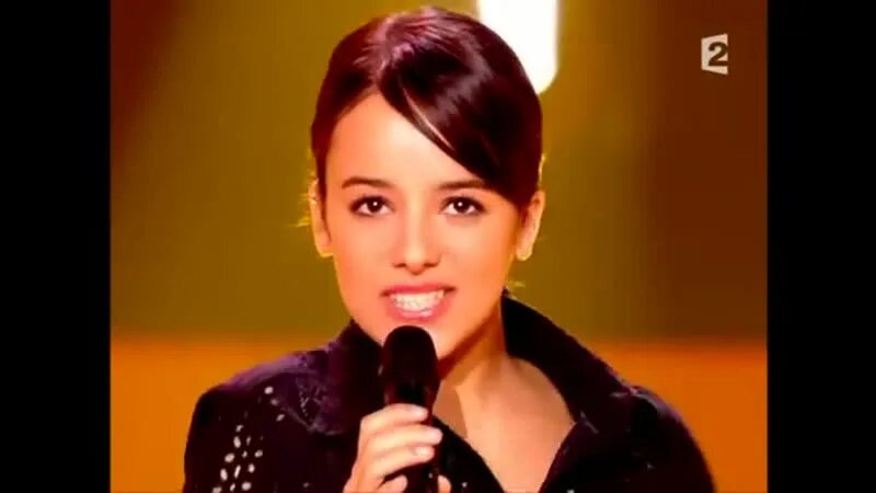 Alizee la isla bonita. Alizee Исла Бонита. Ализе Лас ла Бонита. La Isla Bonita Alizee год. Ла Исла Бонита Ализе сейчас.