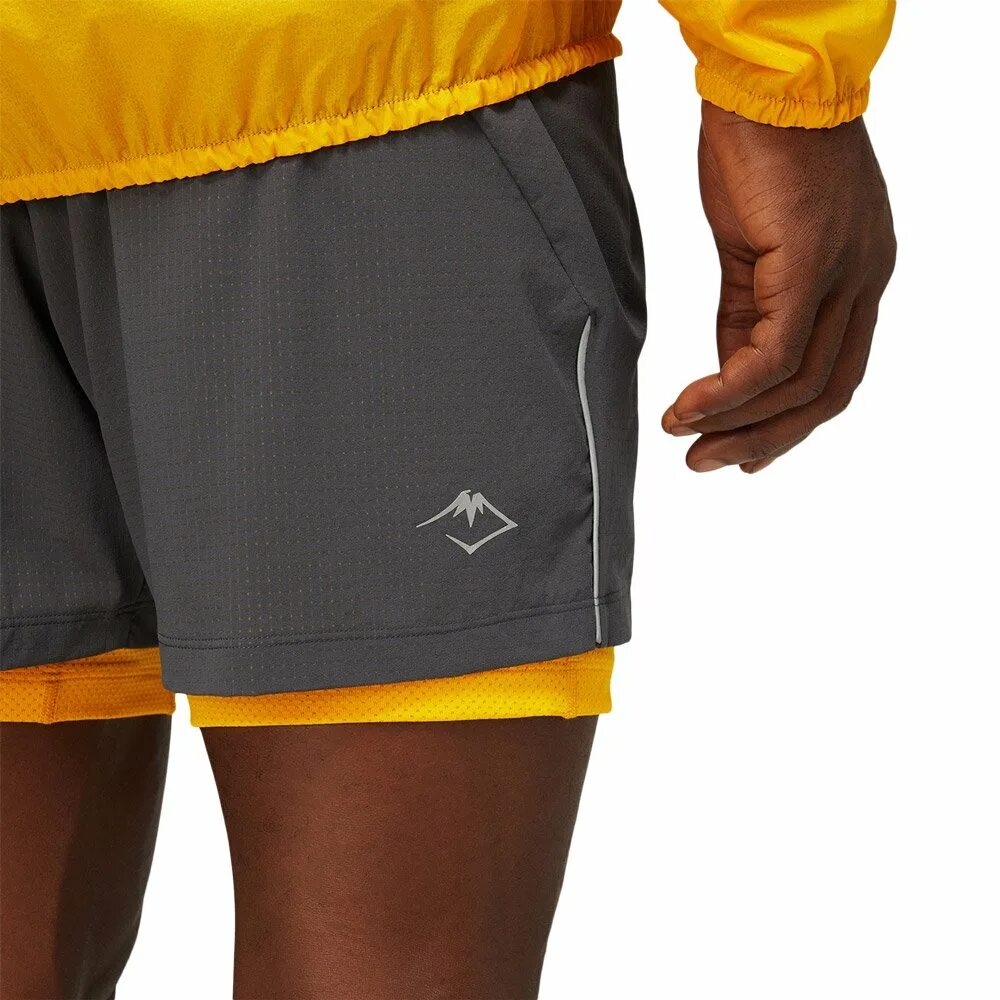 Шорты asics. ASICS Fujitrail. ASICS Fujitrail Skort. Шорты асикс. Юбка-тайтсы ASICS Fujitrail Skort.