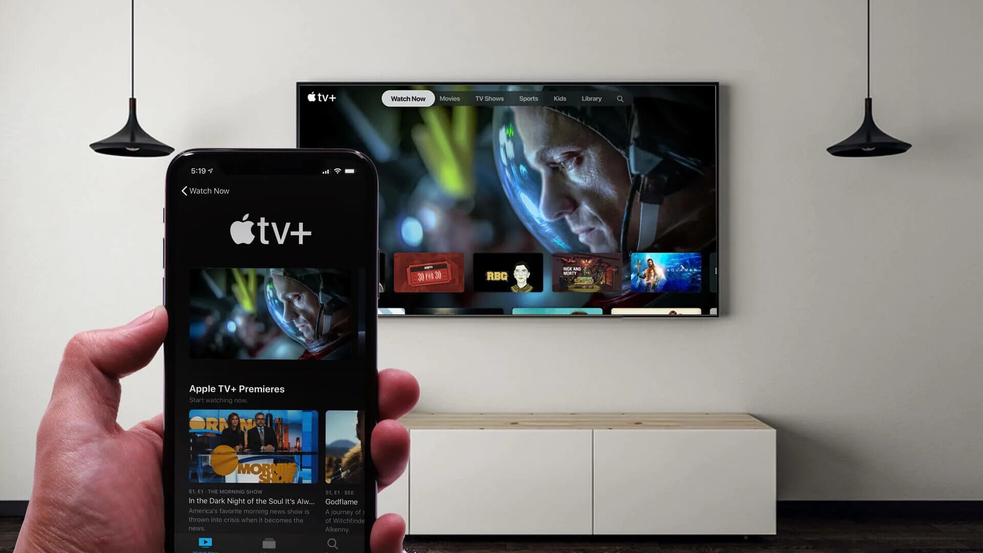 Телевизор айфон. Apple TV+ ps5. Телевизоры айфоны андроиды телевизоры. Iphone с телевизором.