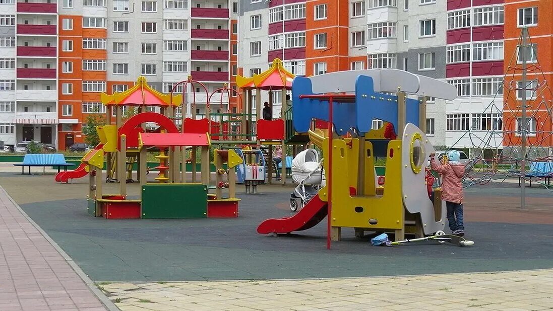 Новопатрушева Тюмень детская площадка. Московский тракт район детские площадки 2010 год город Тюмень. Детские площадки в Преображенском Тюмень. Тюмень Широтная детская площадка.