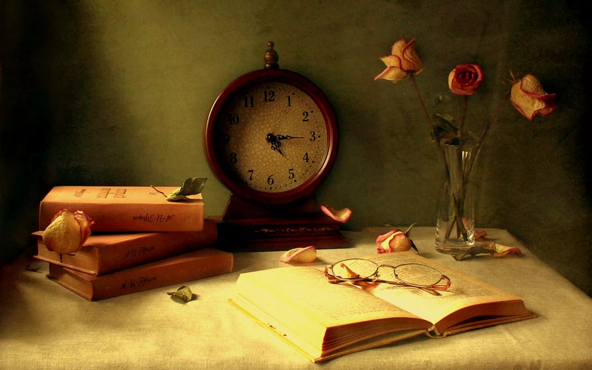 «Натюрморт с книгами». Натюрморт с часами. Натюрморт со старинными часами. Стол писателя.
