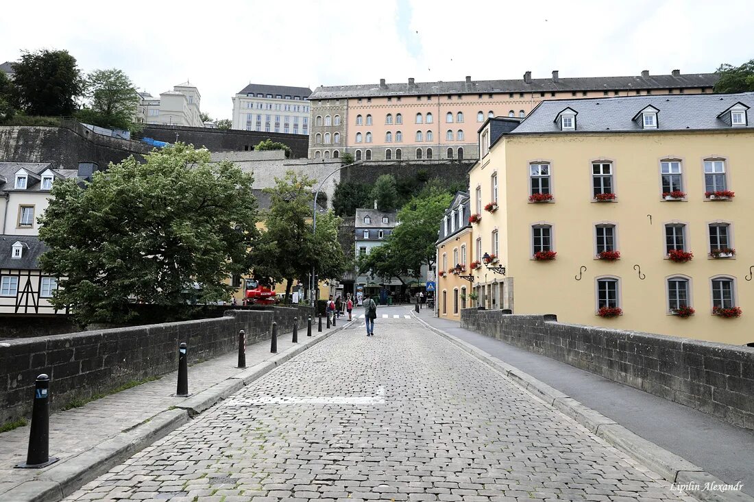 люксембург city centre. люксембург улицы фото. люксембург улица - rue cuprien merjai. улицы люксембурга фото. люксембург улицы города.