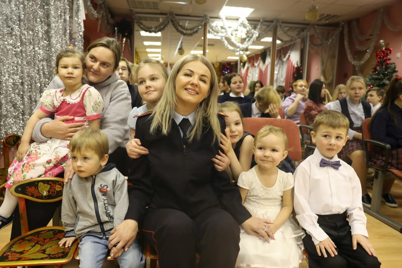 Центр содействия семейному воспитанию 13 санкт-петербург. Цссв 12 спб. Семейный центр молодая гвардия внуково. Нбу центр содействия семейному воспитанию. Центр содействия семейному воспитанию отзывы.