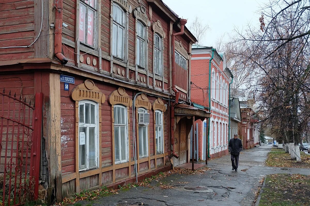 Ул толстого. Улица Льва Толстого. Улица Льва Толстого Ульяновск. Льва Толстого 61 Ульяновск. Льва Толстого 44 Ульяновск.